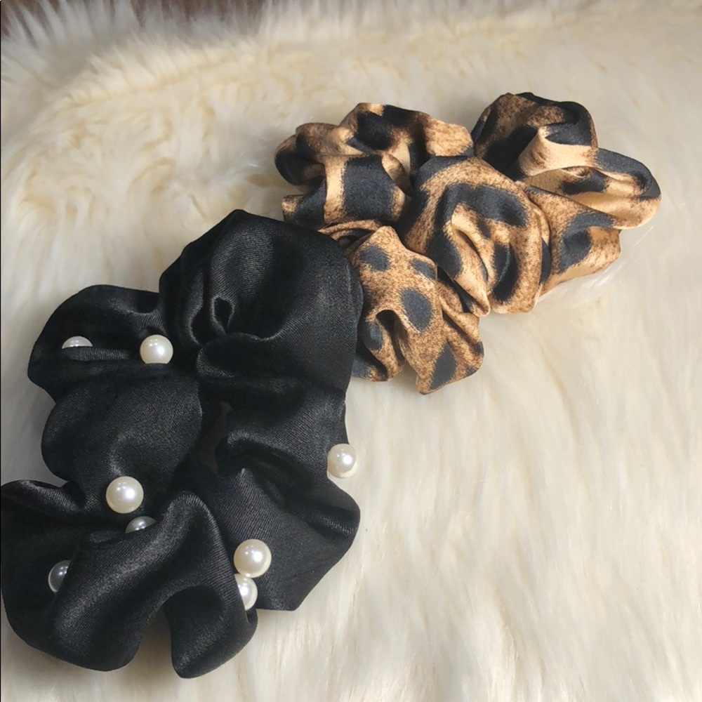 2 silk large scrunches